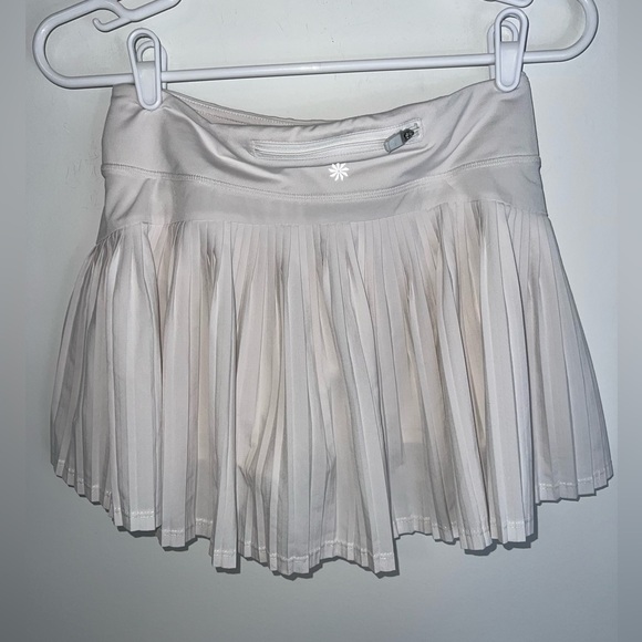 ATHLETA GIRL WHITE PLEATED BACK SKORT GIRLS XL - Picture 10 of 11